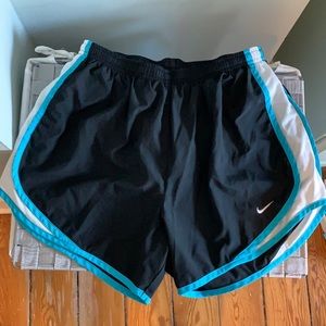 Nike Tempo track shorts women’s medium tall